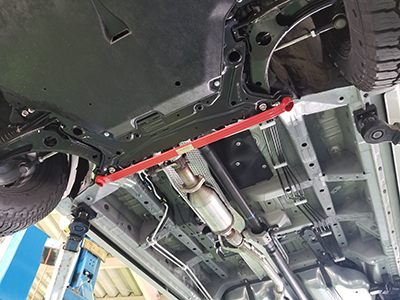 CV1W under brace 助手席側